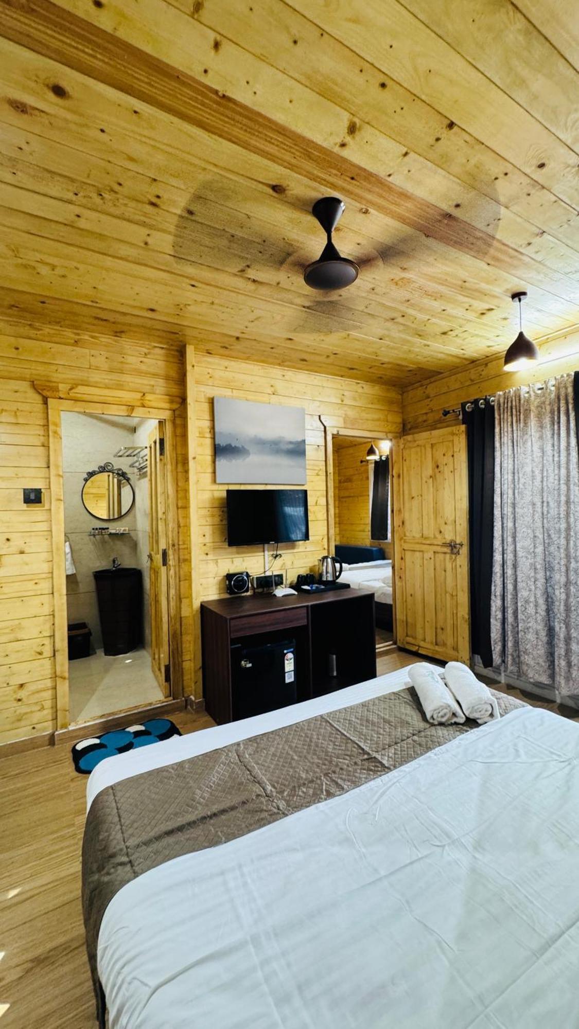 Coastal Bay Inn Alībāg Eksteriør bilde